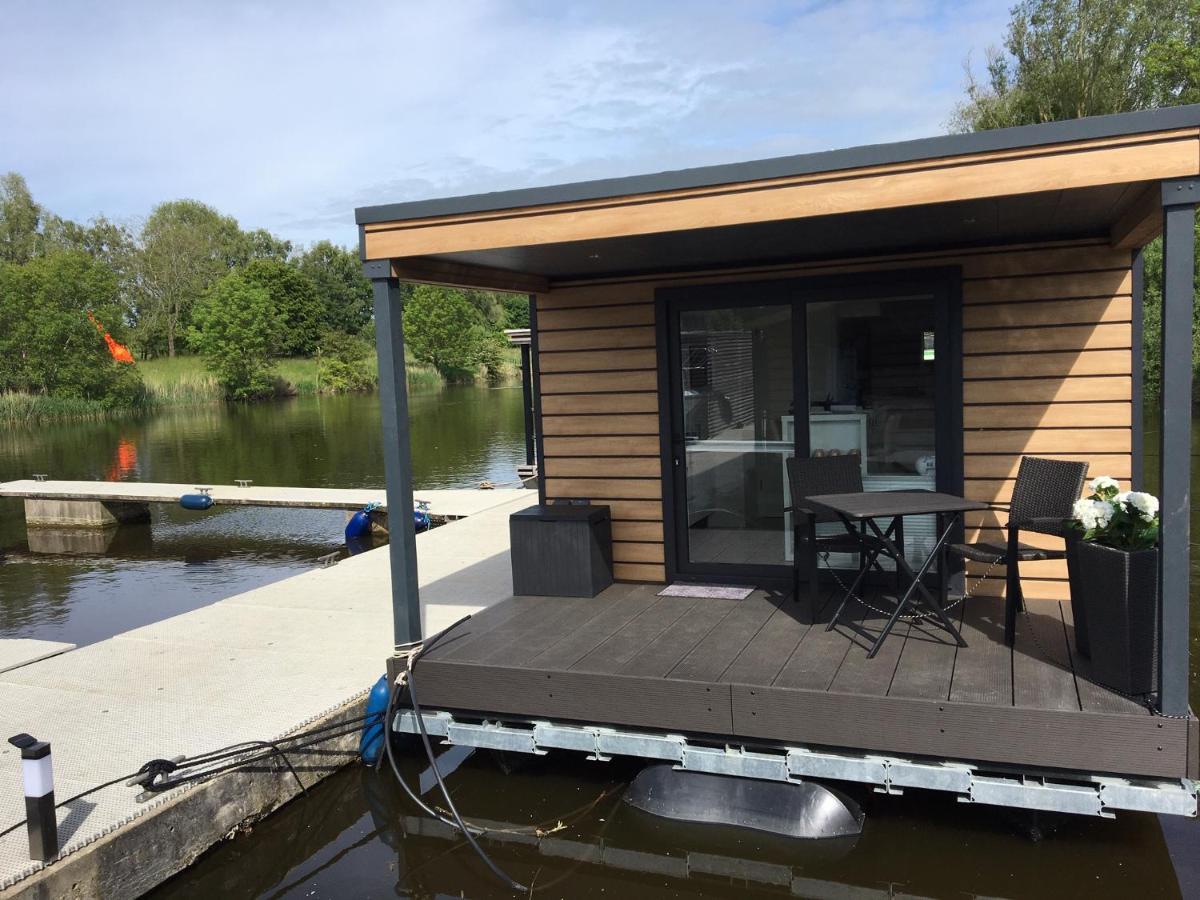 ווילהלמסהאבן Hausboot Resort Nordseekueste מראה חיצוני תמונה