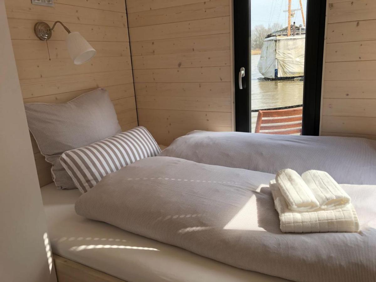 ווילהלמסהאבן Hausboot Resort Nordseekueste מראה חיצוני תמונה