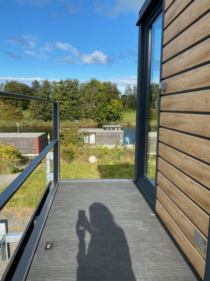 ווילהלמסהאבן Hausboot Resort Nordseekueste מראה חיצוני תמונה