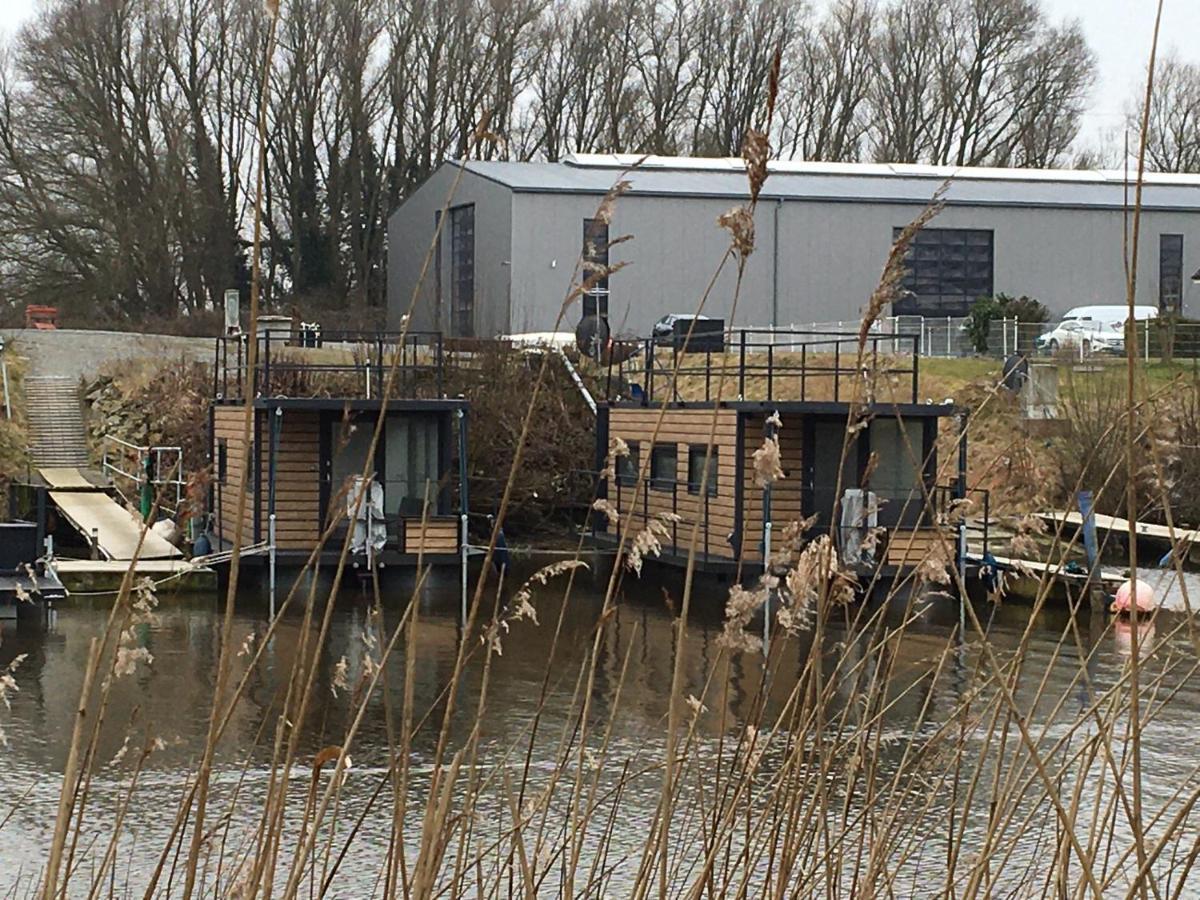 ווילהלמסהאבן Hausboot Resort Nordseekueste מראה חיצוני תמונה