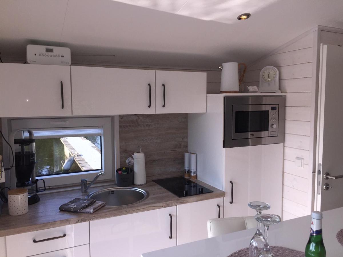 ווילהלמסהאבן Hausboot Resort Nordseekueste מראה חיצוני תמונה